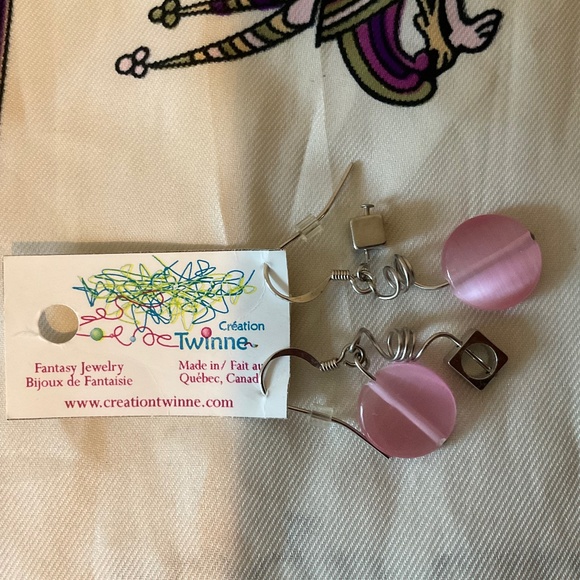Two pair of earrings, one silver color and pink handmade by artisans 💗. New! - Picture 3 of 9